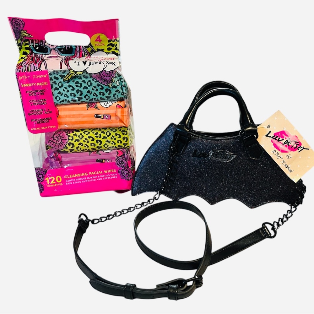Betsey Johnson Black Bat Crossbody Bag - Picture 1 of 8